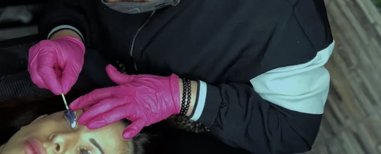 experience to enrol in a lash lifting course