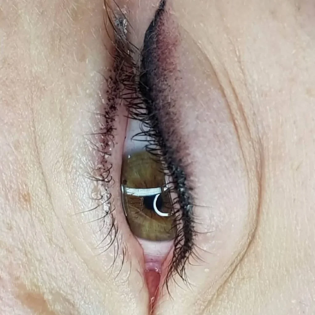 lash line tattoo